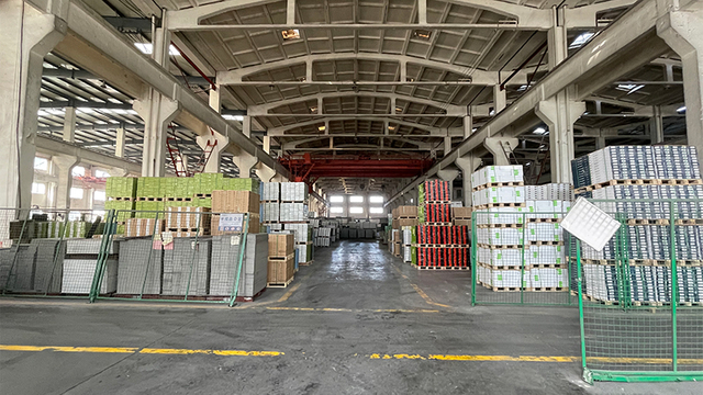 Finished-goods-warehouse