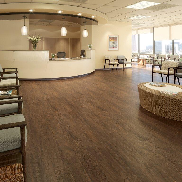 Healthcare clinic with waterproof MSPC flooring designed for easy cleaning and long-term commercial performance.1.jpg